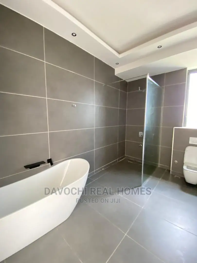 5bdrm Duplex in Lkate Lekki for rent in Lekki