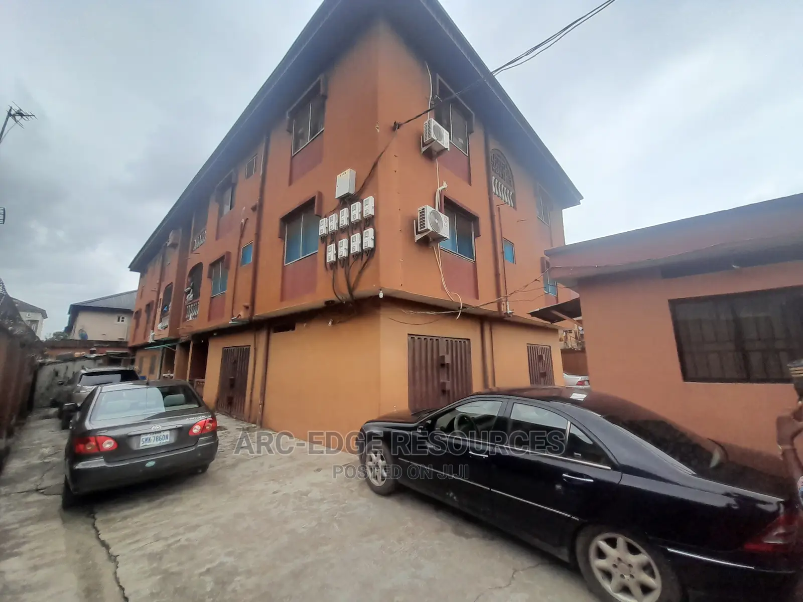 3bdrm Block of Flats in Ago Palace for sale in Ago Palace