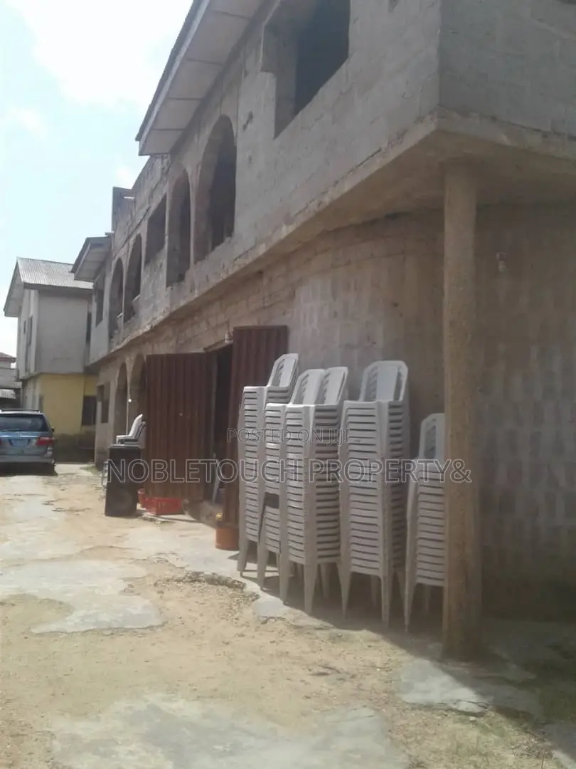 3bdrm Block of Flats in Lasu Igando Road, Iseri Olofin for sale in Iseri Olofin