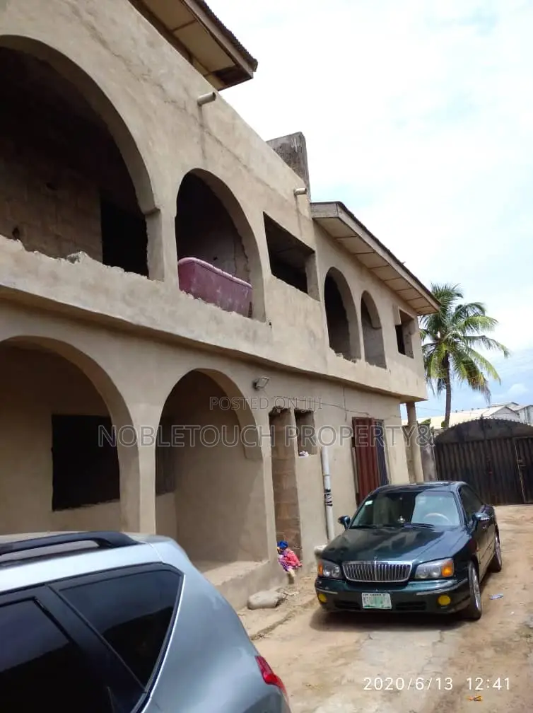 3bdrm Block of Flats in Lasu Igando Road, Iseri Olofin for sale in Iseri Olofin