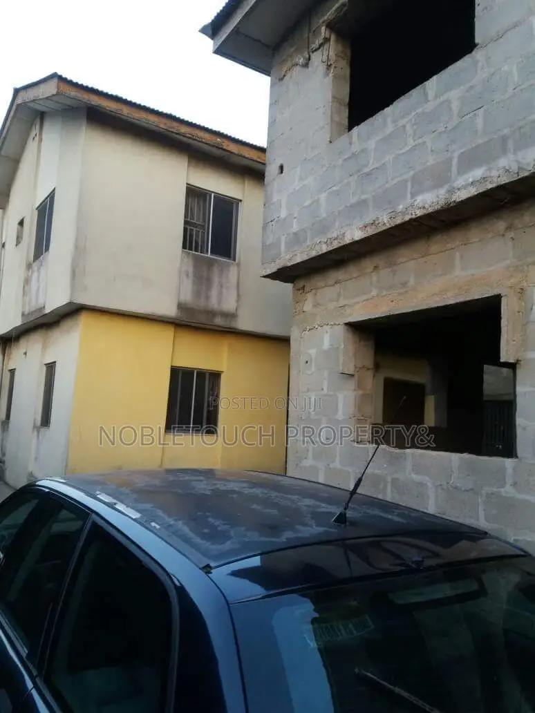 3bdrm Block of Flats in Lasu Igando Road, Iseri Olofin for sale in Iseri Olofin