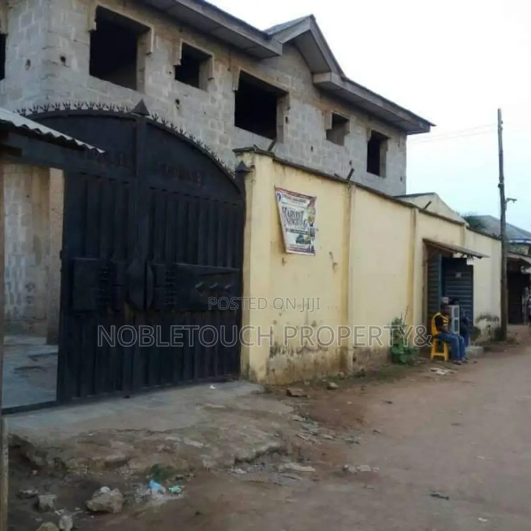3bdrm Block of Flats in Lasu Igando Road, Iseri Olofin for sale in Iseri Olofin