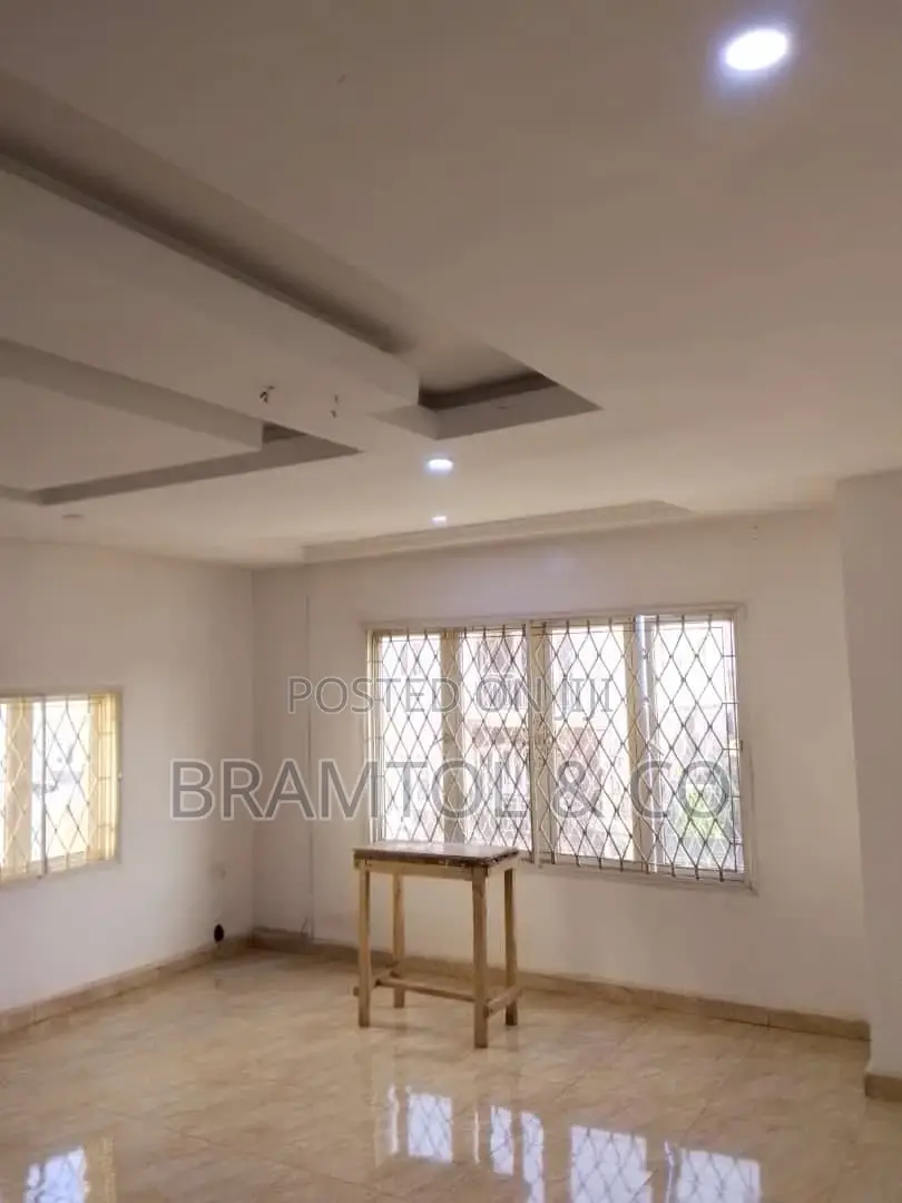 3bdrm Townhouse / Terrace in Idu Industrial for rent in Idu Industrial