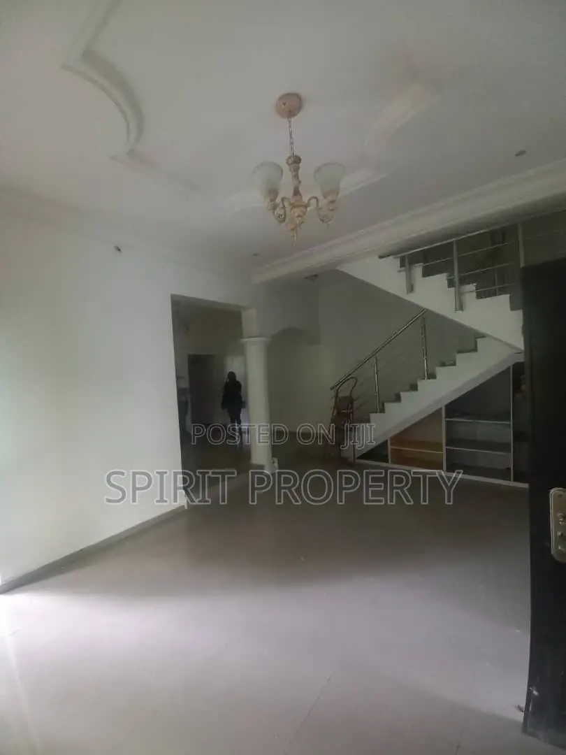 6bdrm Duplex in Magodo Gra for rent in Magodo