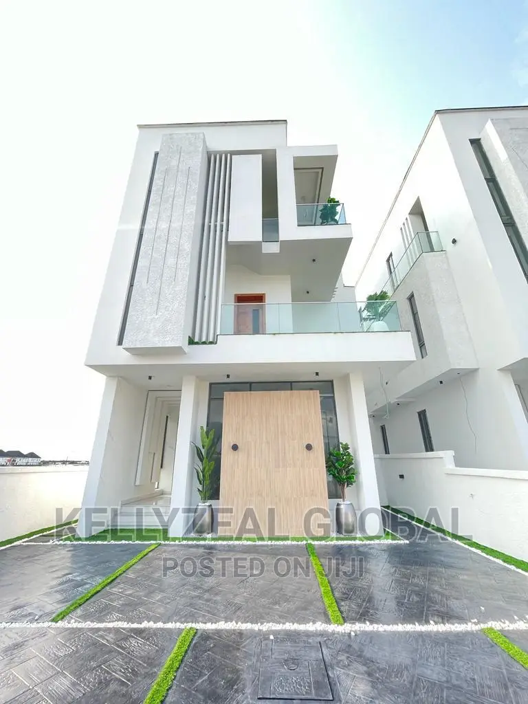 Furnished 5bdrm Duplex in Chevron for sale in Chevron