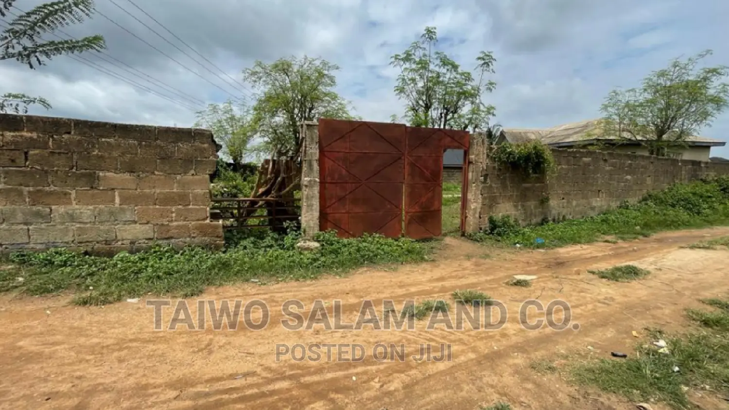 600sqm of Land at Olusoji Area Oluyole Extension Ibadan in Oluyole Estate