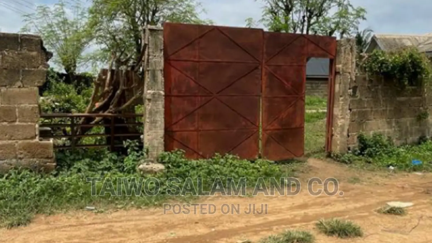 600sqm of Land at Olusoji Area Oluyole Extension Ibadan in Oluyole Estate