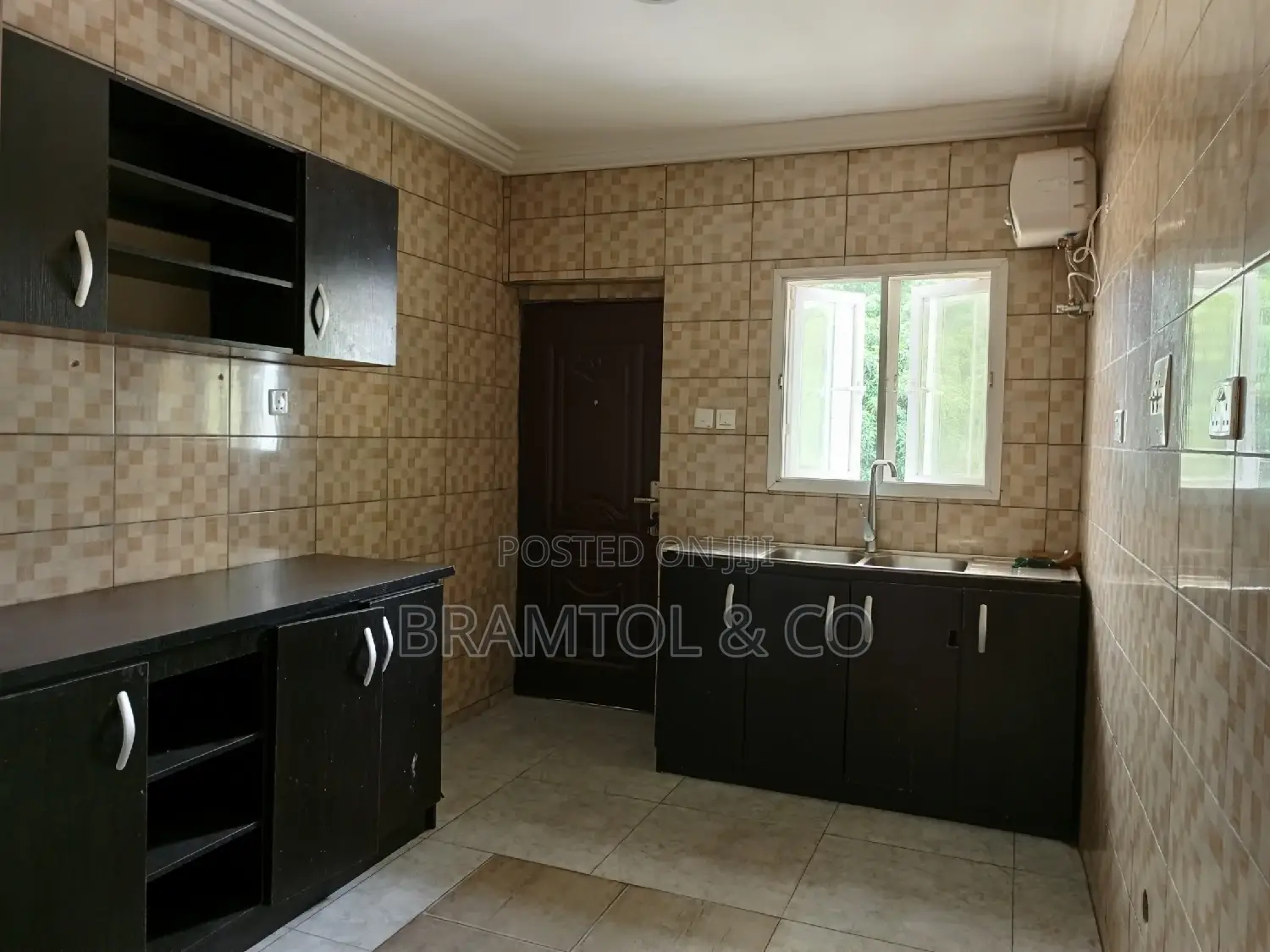 3bdrm Block of Flats in Wuse 2 for rent in Wuse 2