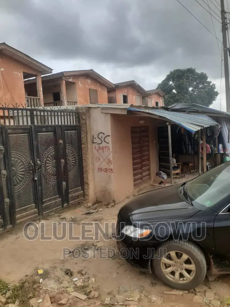 Furnished 2bdrm House in Alimosho for sale in Alimosho