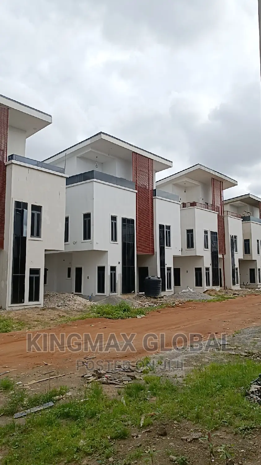 6bdrm Duplex in Jahi for sale in Jahi