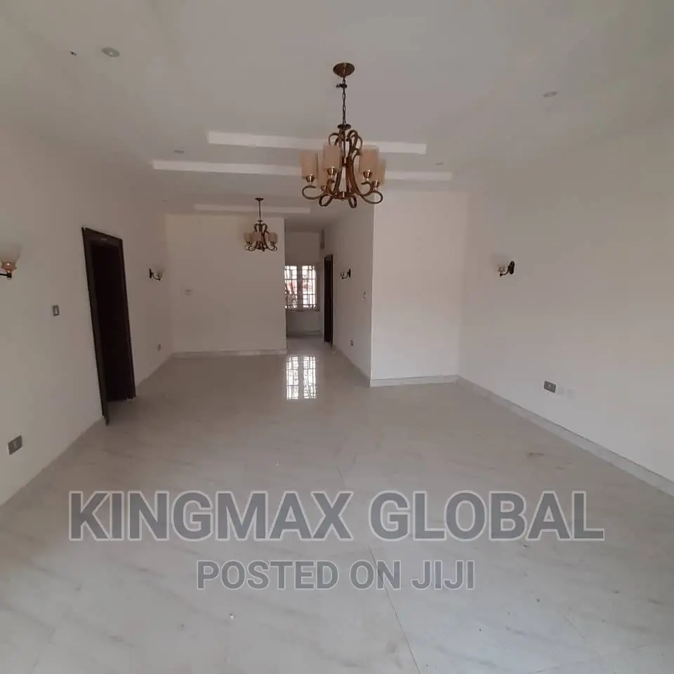 5bdrm Townhouse/Terrace in Luxury Estate, Area 1 for Sale in Area 1