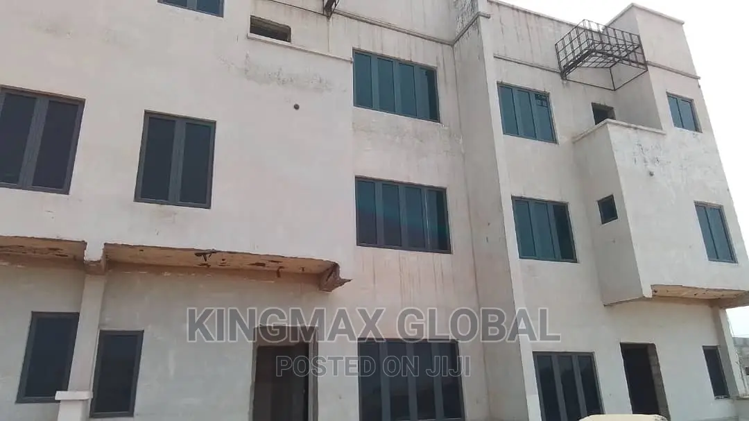 5bdrm Townhouse/Terrace in Luxury Estate, Area 1 for Sale in Area 1