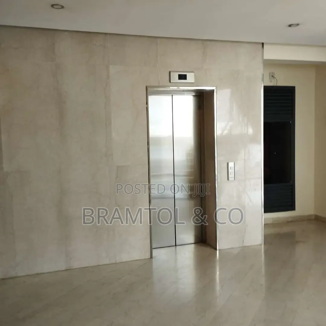 3bdrm Block of Flats in With Pool &  Gym, Maitama for rent in Maitama