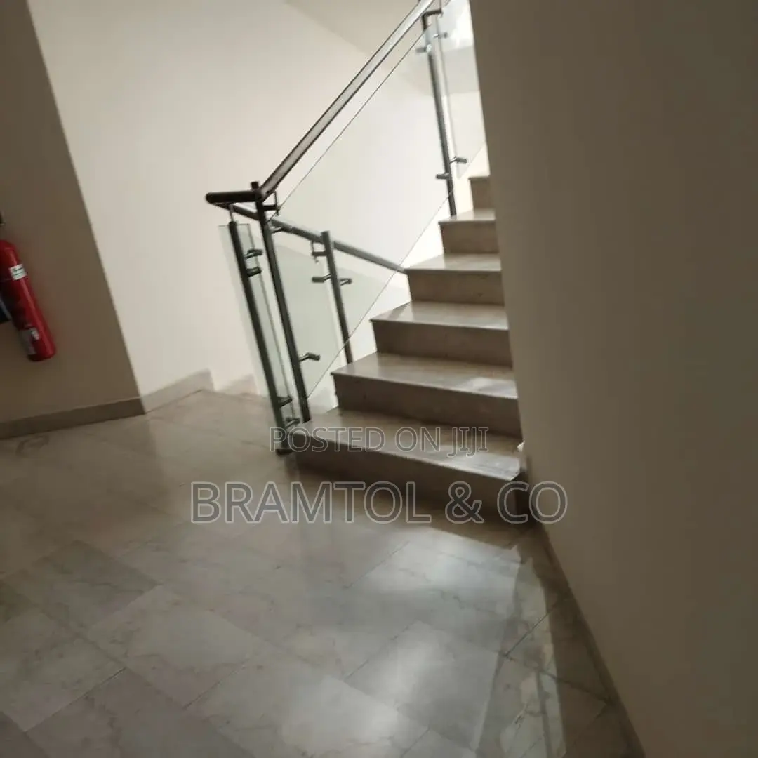 3bdrm Block of Flats in With Pool &  Gym, Maitama for rent in Maitama