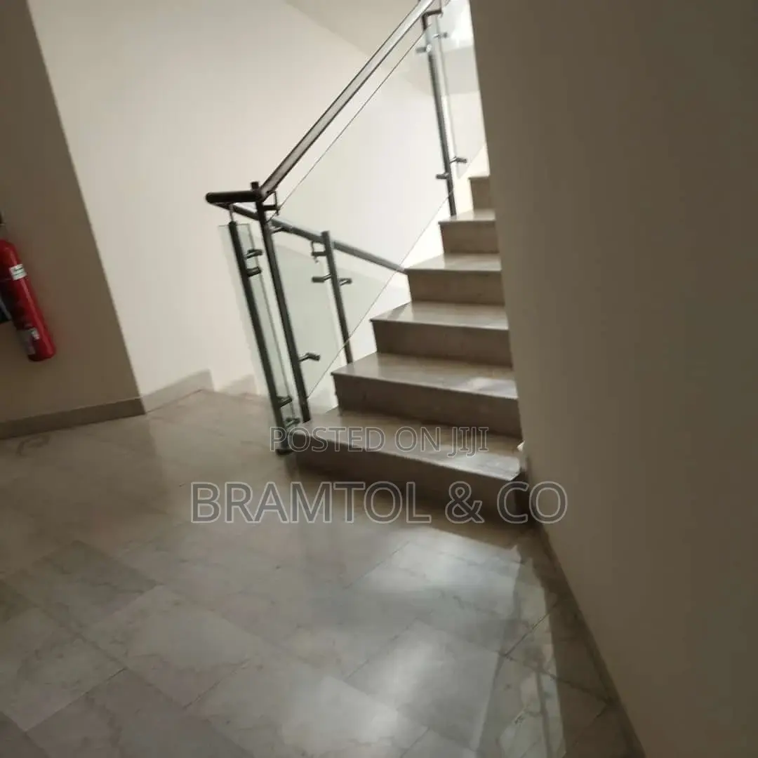 3bdrm Block of Flats in With Pool & Gym, Maitama for rent in Maitama