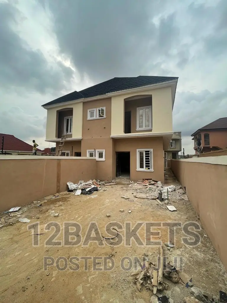 Furnished 4bdrm Duplex in Magodo Phase 1 for sale in Magodo Isheri