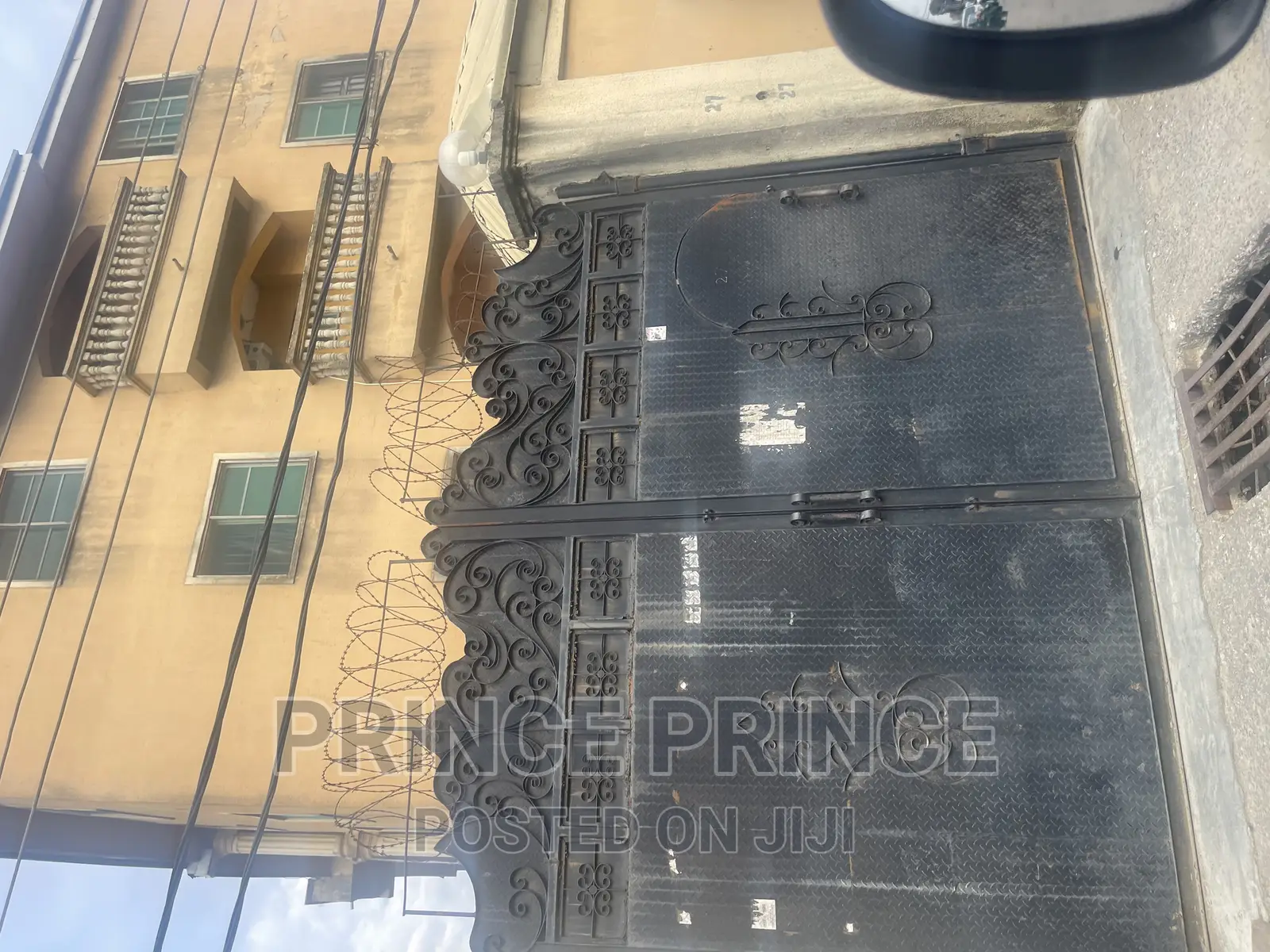 3bdrm Block of Flats in Surulere for sale in Surulere