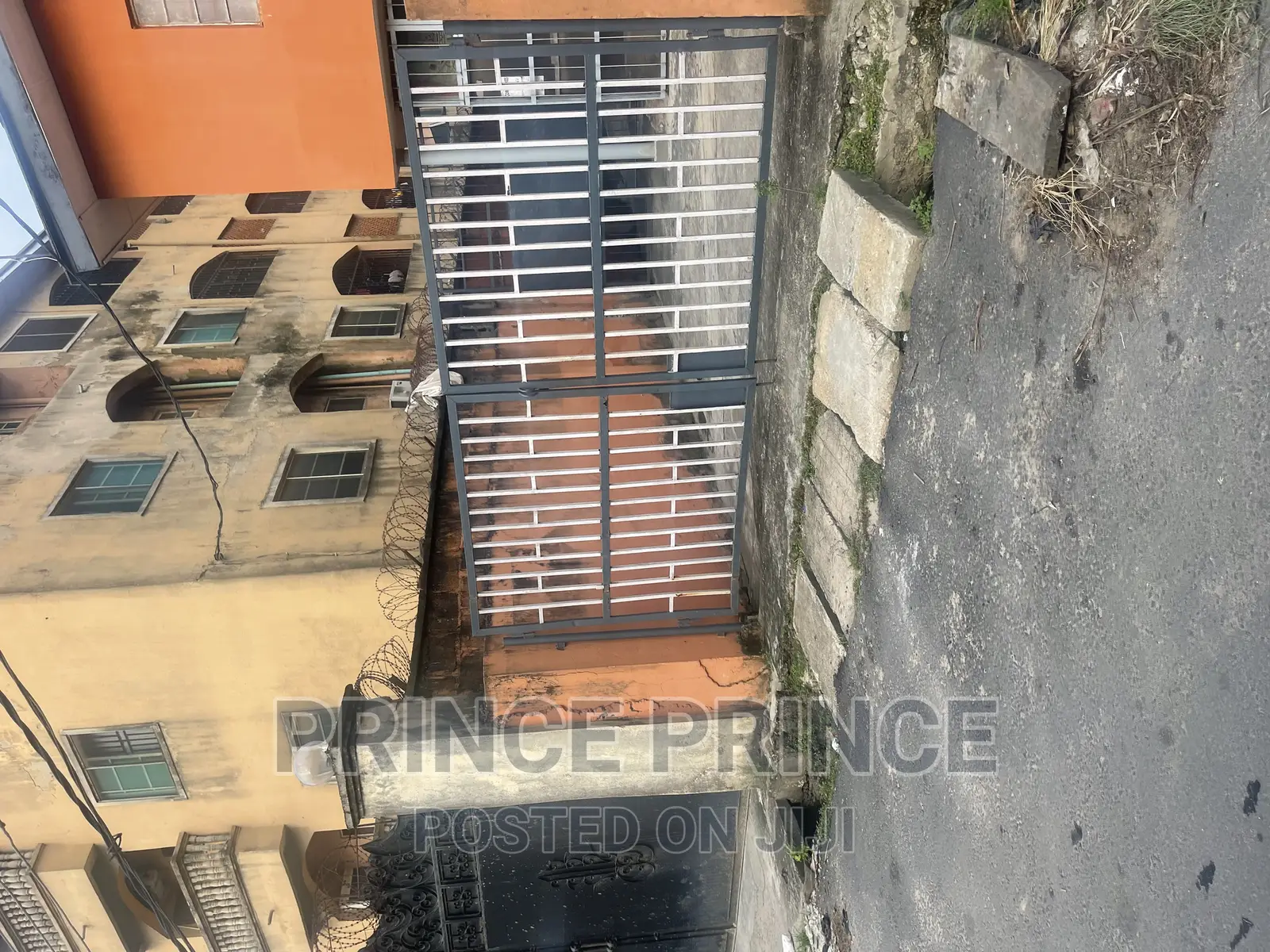 3bdrm Block of Flats in Surulere for sale in Surulere