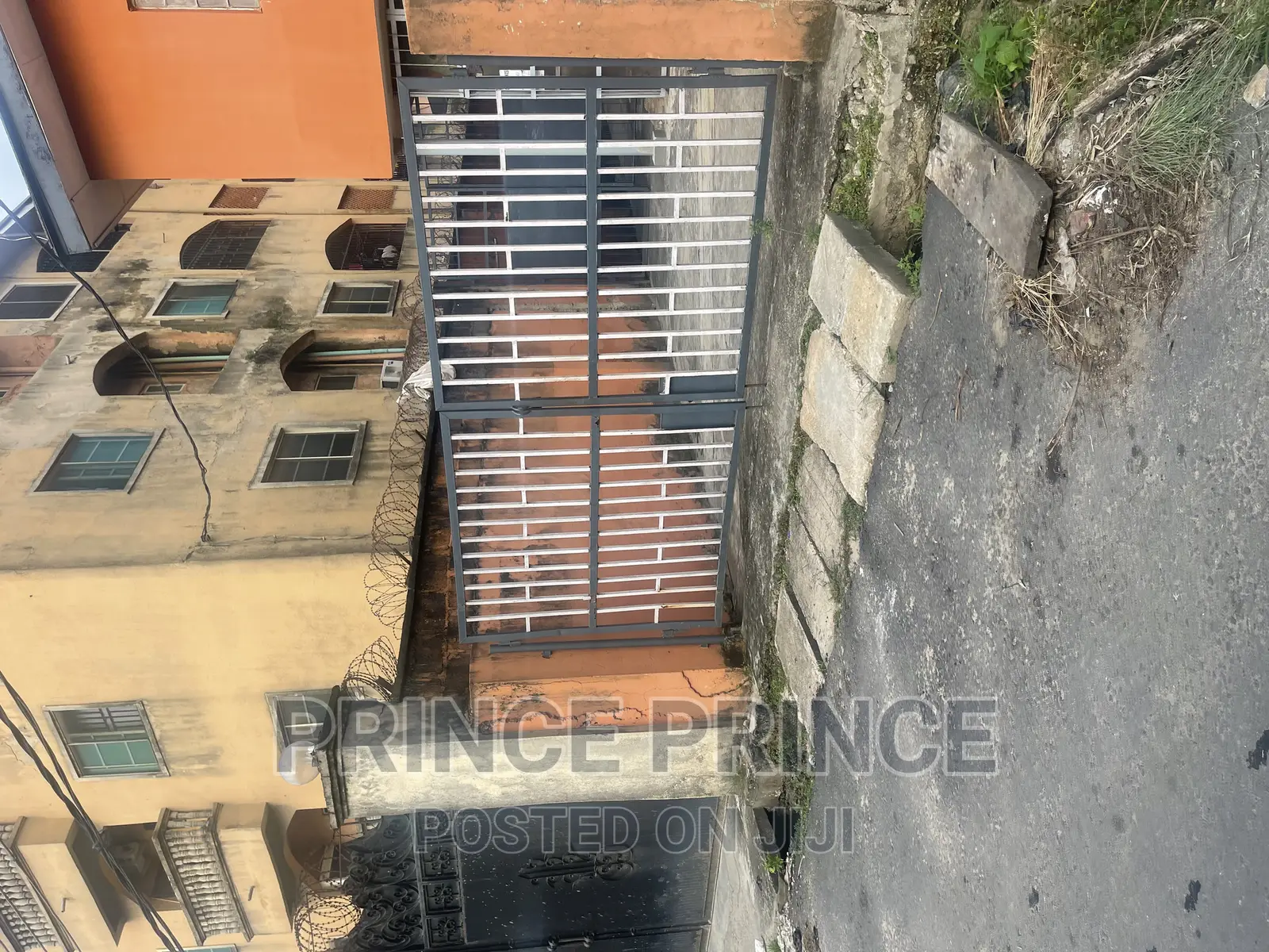 3bdrm Block of Flats in Surulere for sale in Surulere