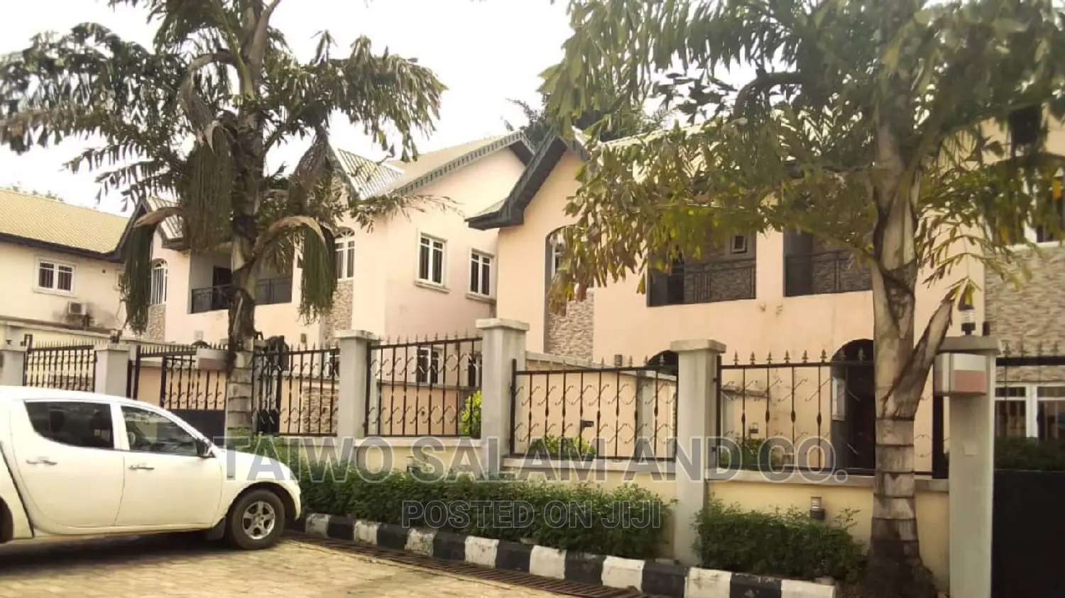 Furnished 4bdrm Block of Flats in Jericho Gra for sale in Jericho