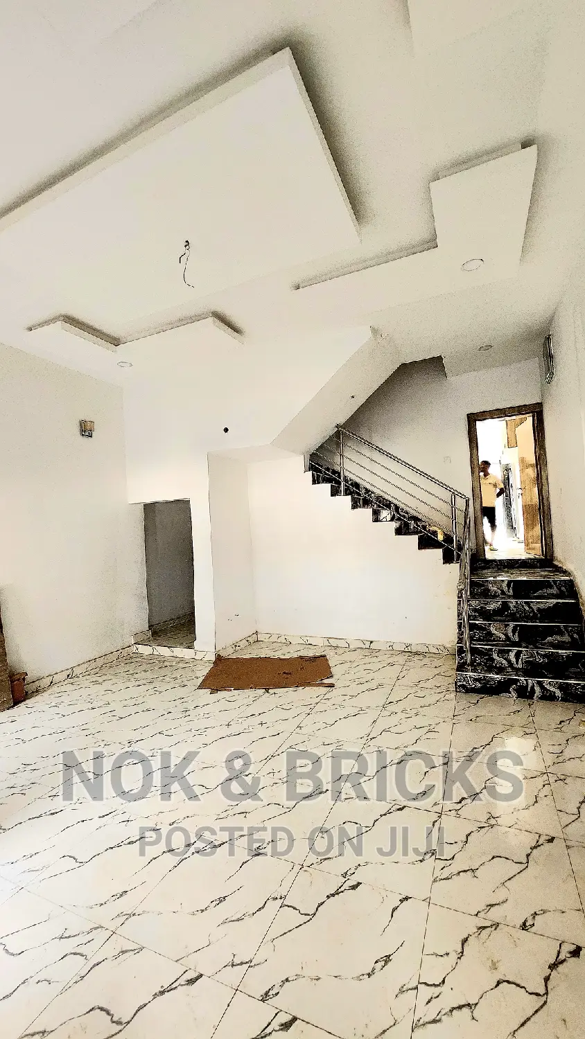 3bdrm Duplex in Naf Valley, Asokoro for sale in Asokoro