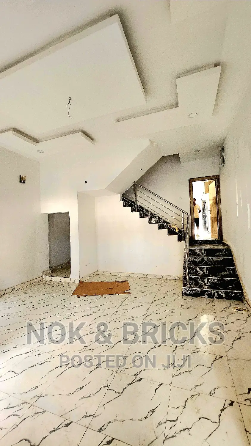 3bdrm Duplex in Naf Valley, Asokoro for sale in Asokoro