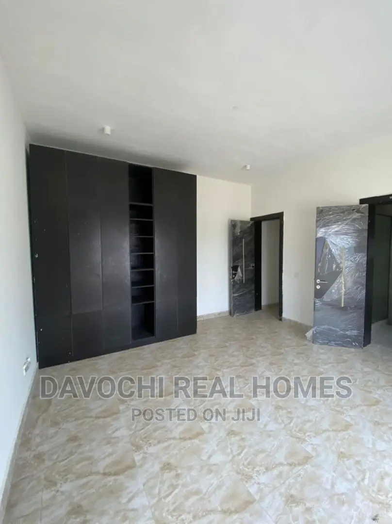2bdrm Block of Flats in Ikate-Lekki for sale in Lekki
