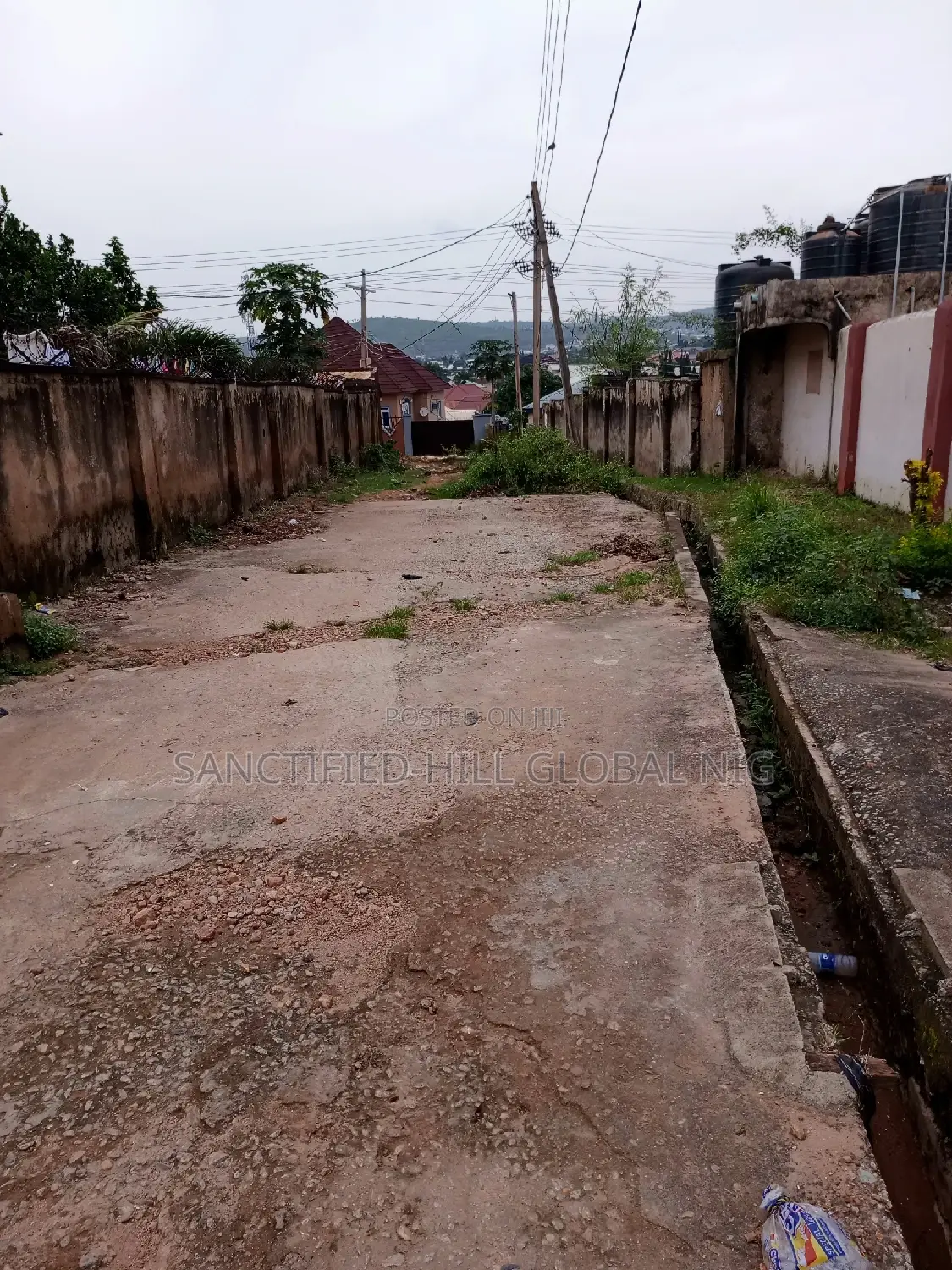 1 Unit of Two Bedrm, 2units of 1bedrm Selfcon for Sale, Cofo in Karu