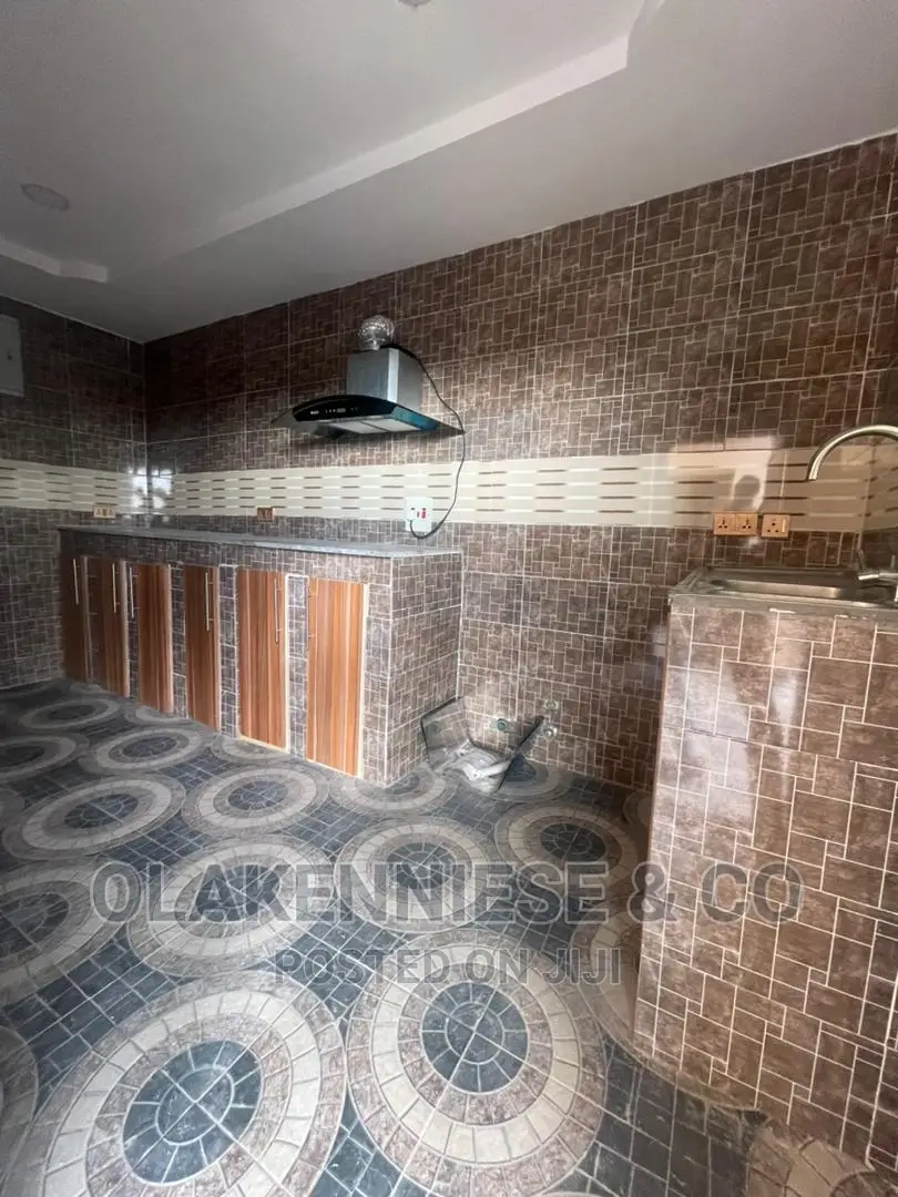2bdrm Block of Flats in Aguda for rent in Aguda / Surulere