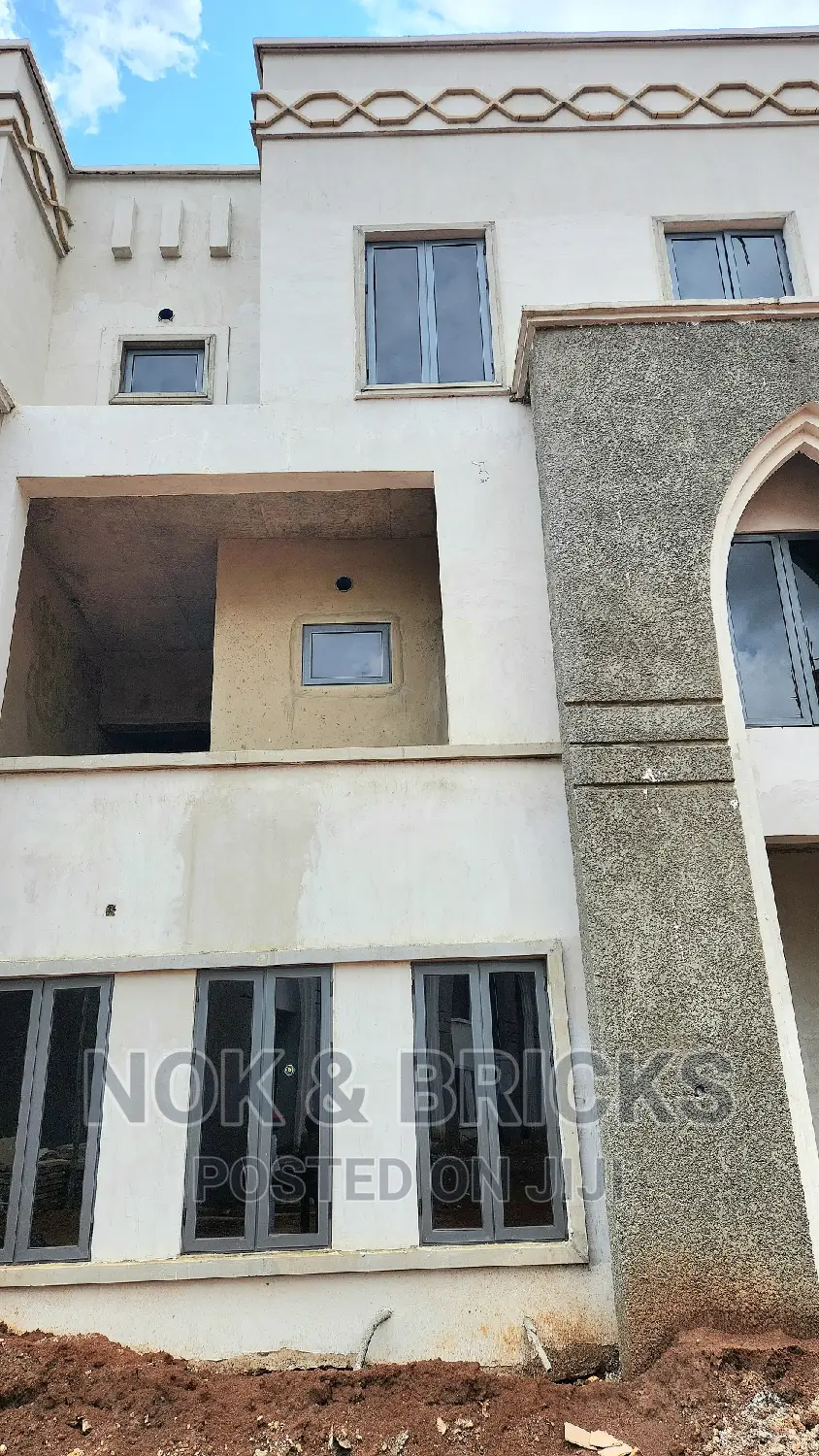 4bdrm Duplex in Morden Shelter, Jahi for sale in Jahi