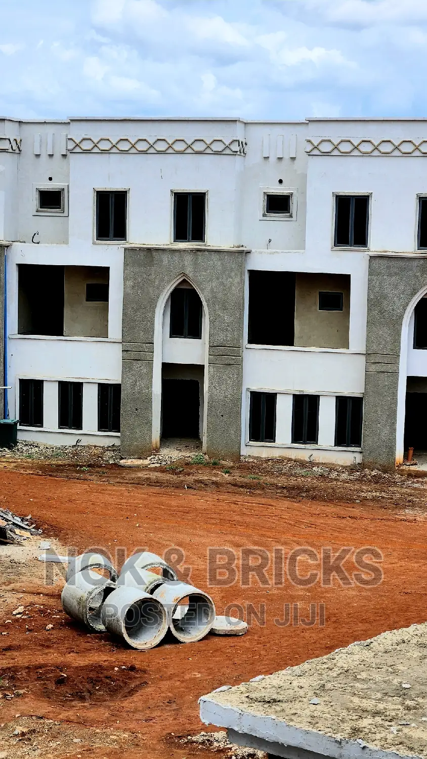 4bdrm Duplex in Morden Shelter, Jahi for sale in Jahi
