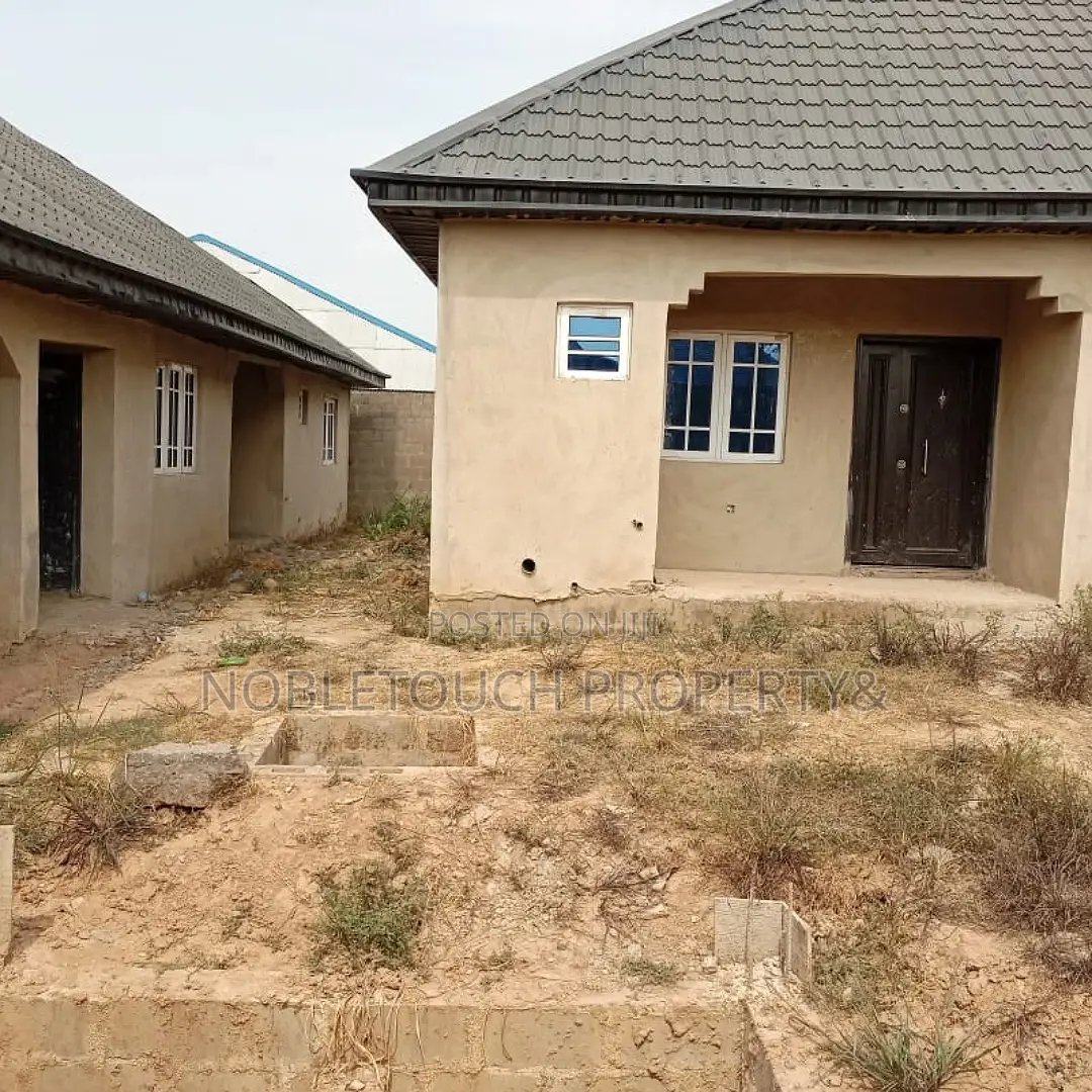 2bdrm Bungalow in Ofada Ogun State, Sagamu for sale in Sagamu