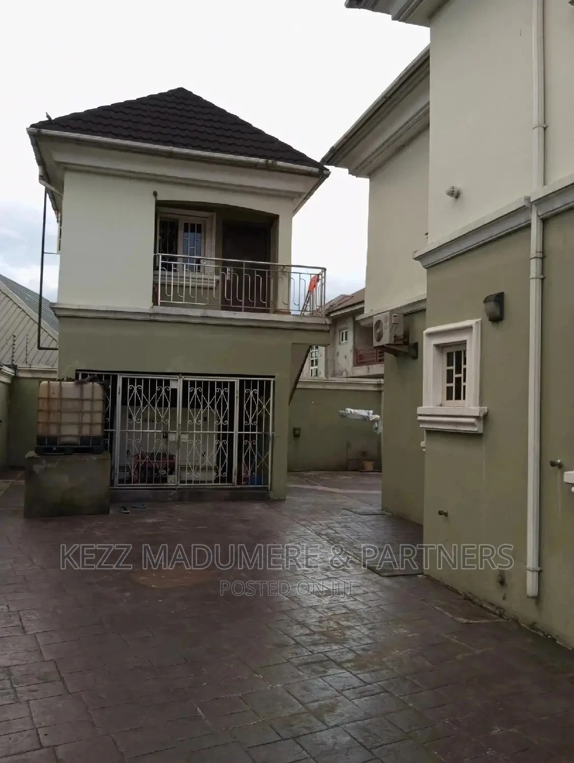 5bdrm Duplex in Farm Road, Eliozu, Port-Harcourt for sale in Port-Harcourt