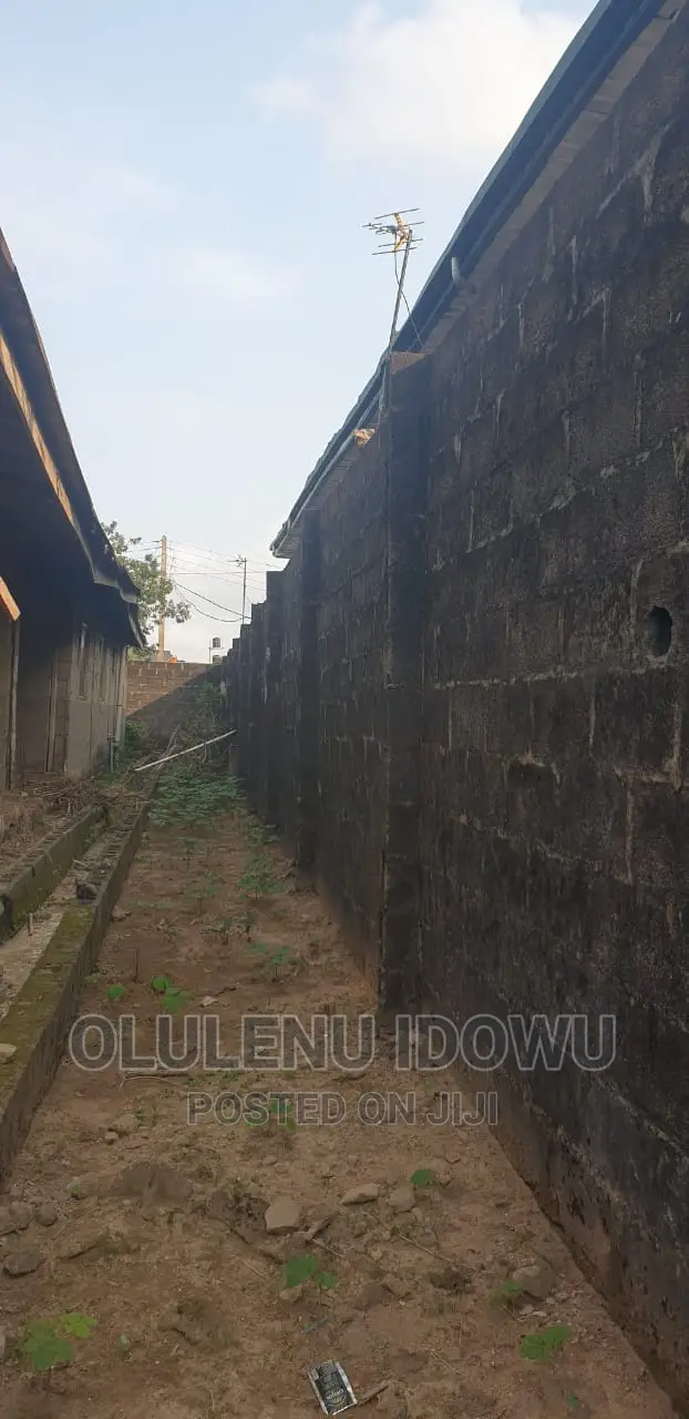 Furnished 2bdrm Block of Flats in Alimosho for sale in Alimosho