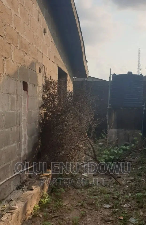 Furnished 2bdrm Block of Flats in Alimosho for sale in Alimosho
