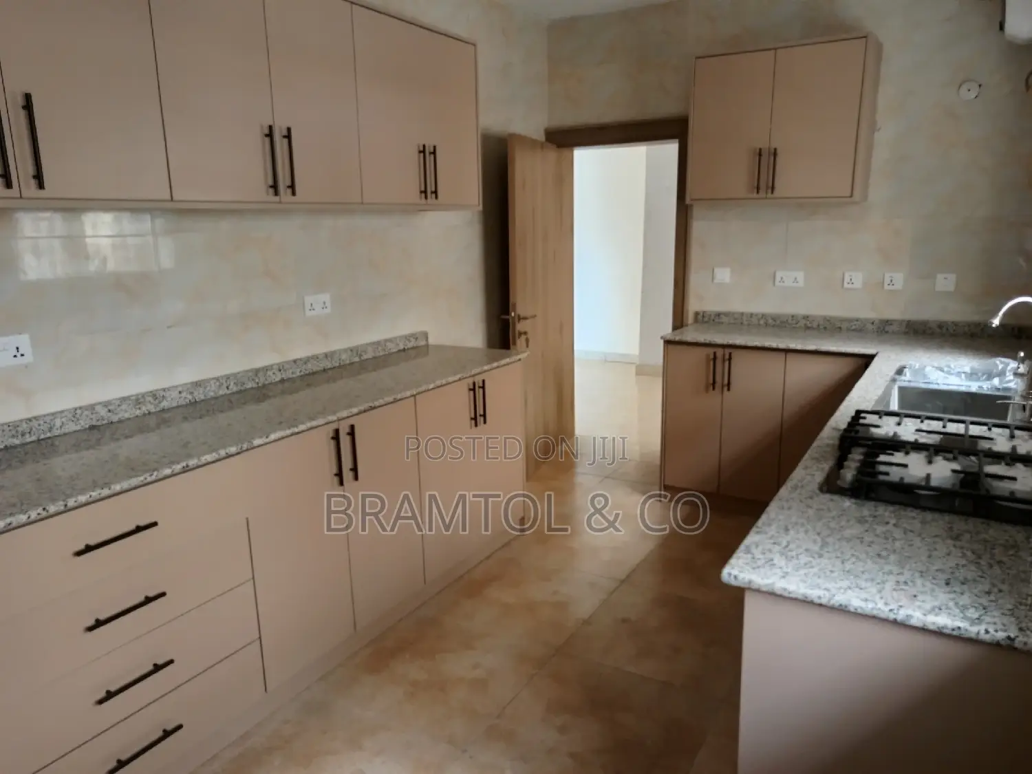 4bdrm Townhouse / Terrace in Idu Industrial for rent in Idu Industrial