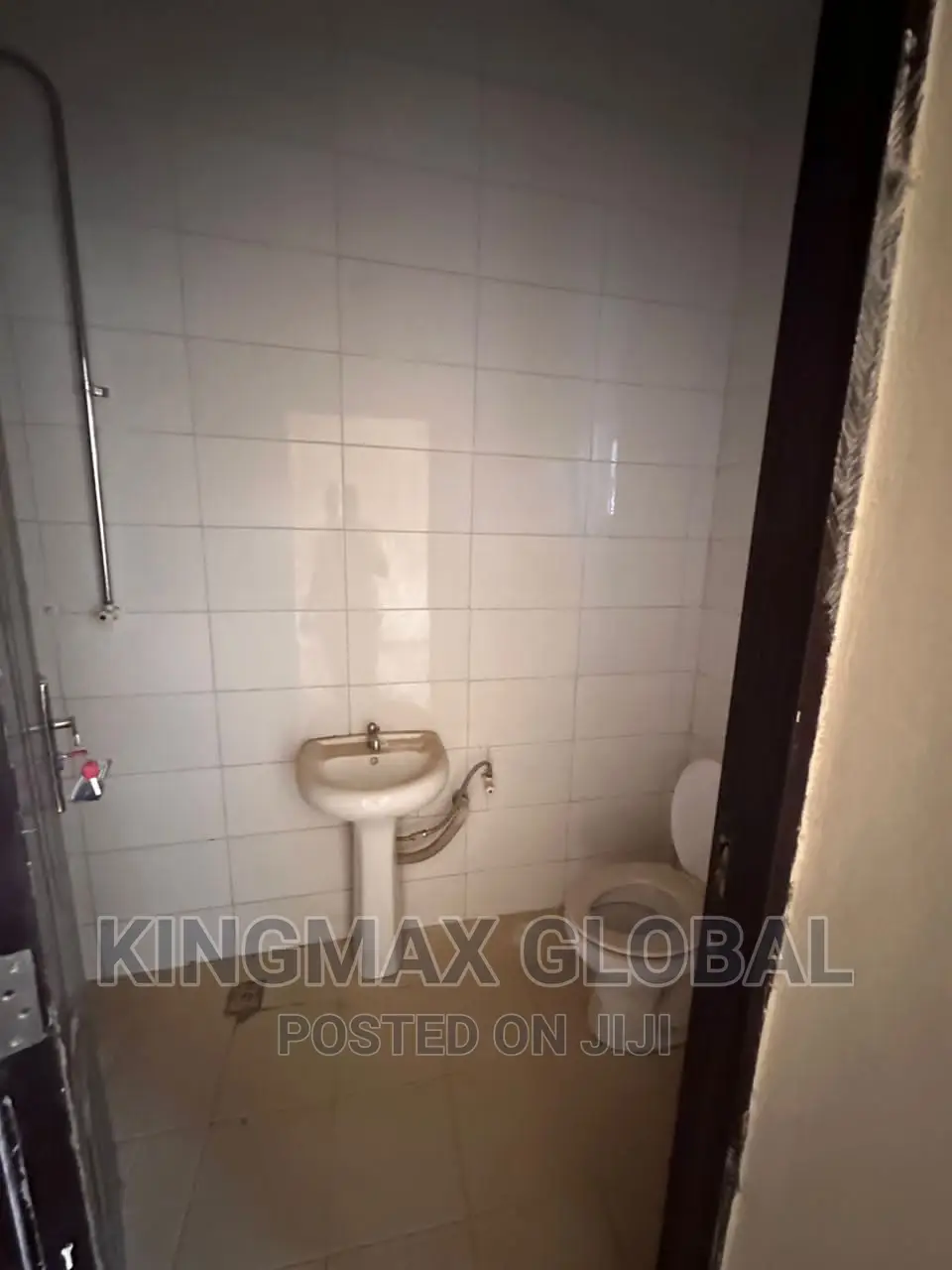 3bdrm Block of Flats in Zuba for sale in Zuba