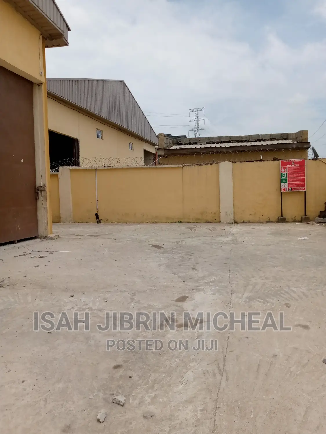 Massive Warehouse Along Kubwa Major Road for Rent in Kubwa