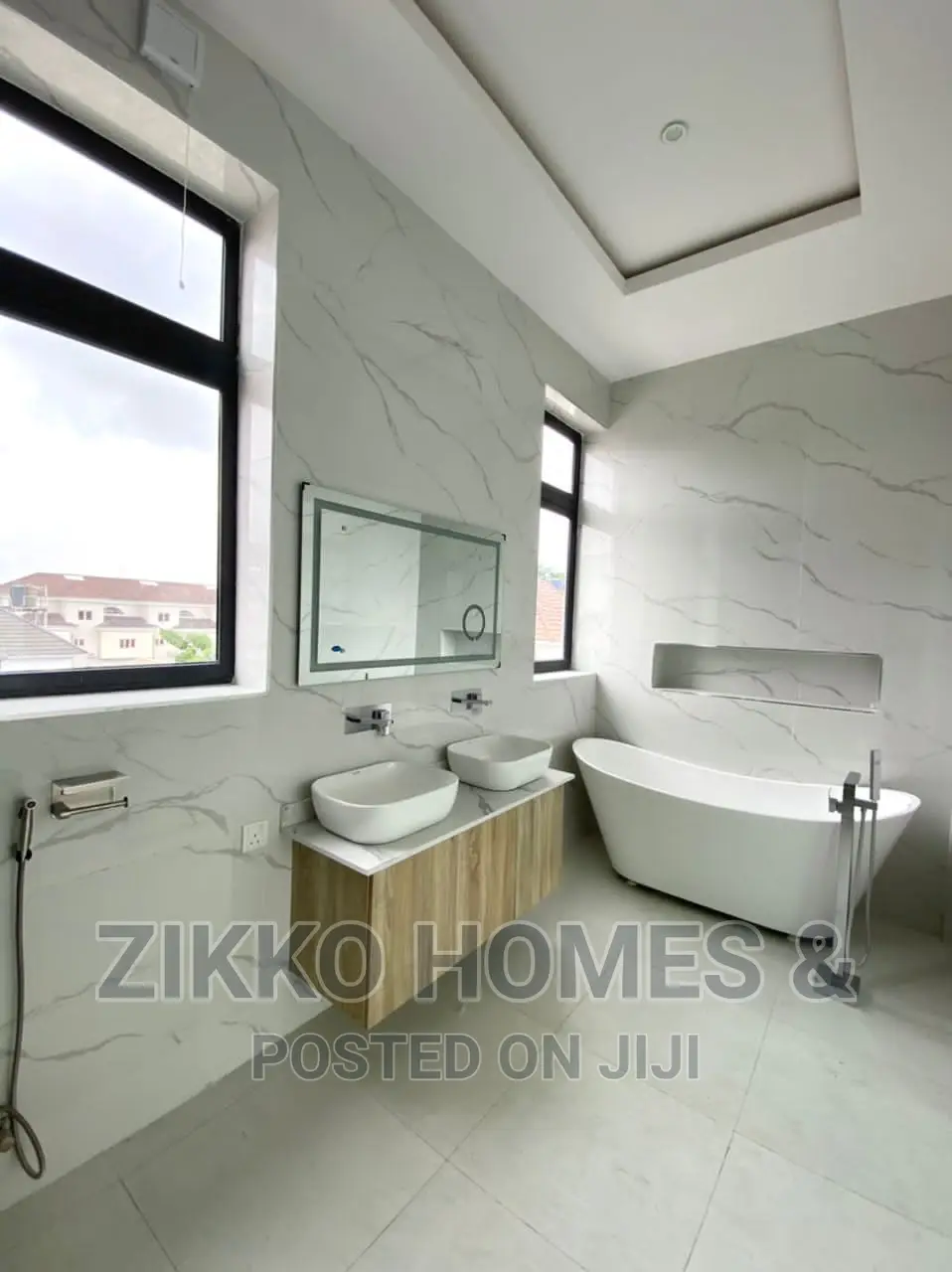 5bdrm Duplex in Lekki for sale in Lekki Phase 1