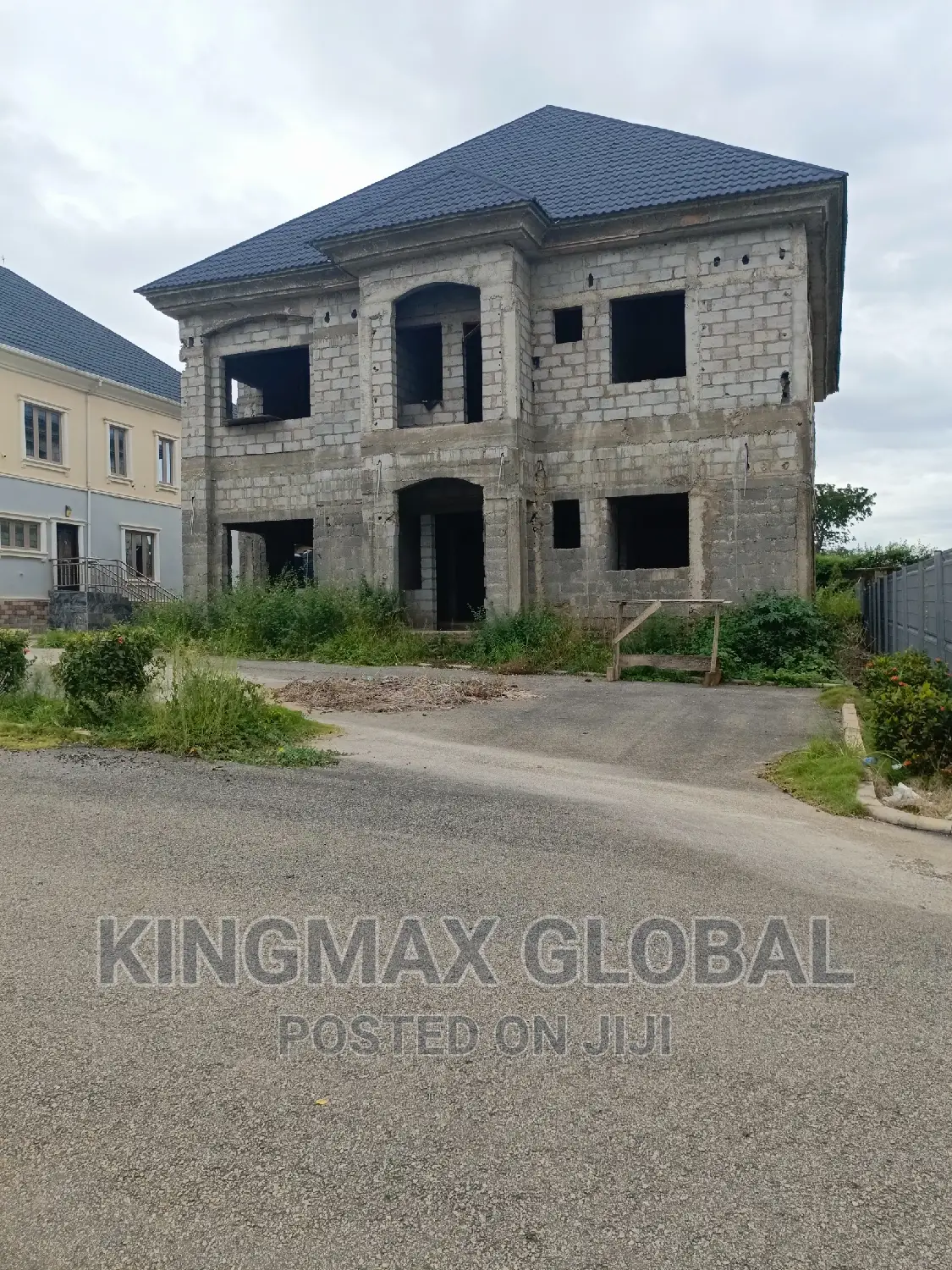 5bdrm Duplex in Life Camp for sale in Life Camp