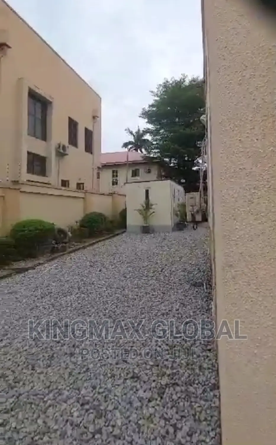 6bdrm Duplex in Utako for sale in Utako