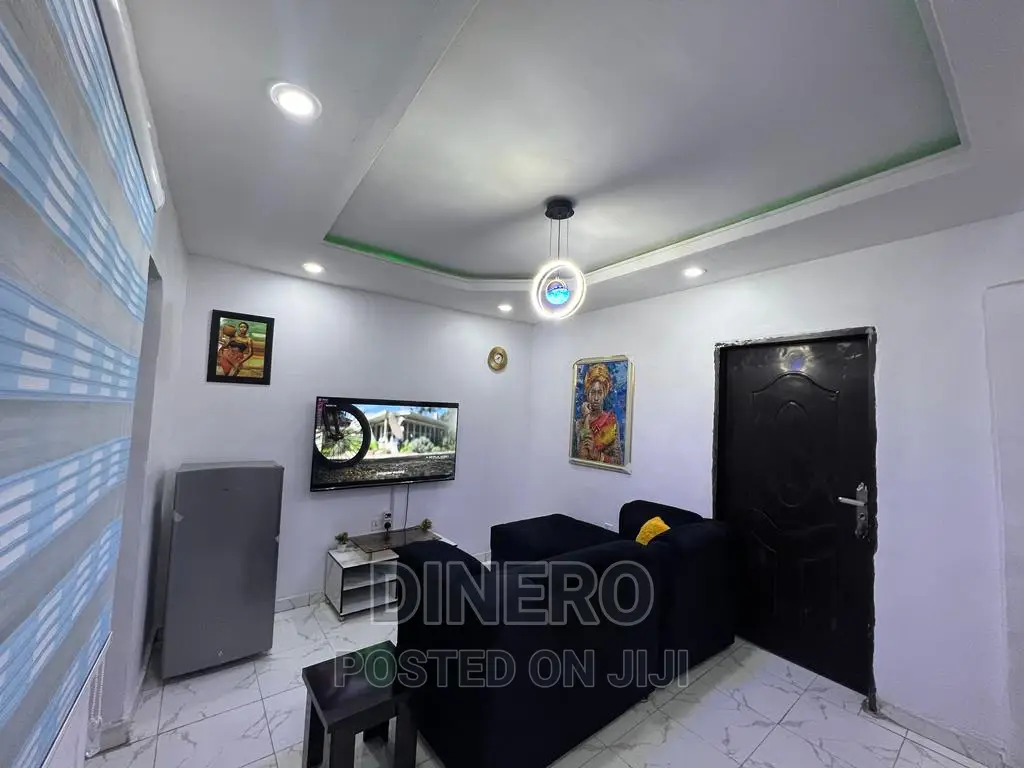 Dinero Opal Mini Flat in Ogunlana