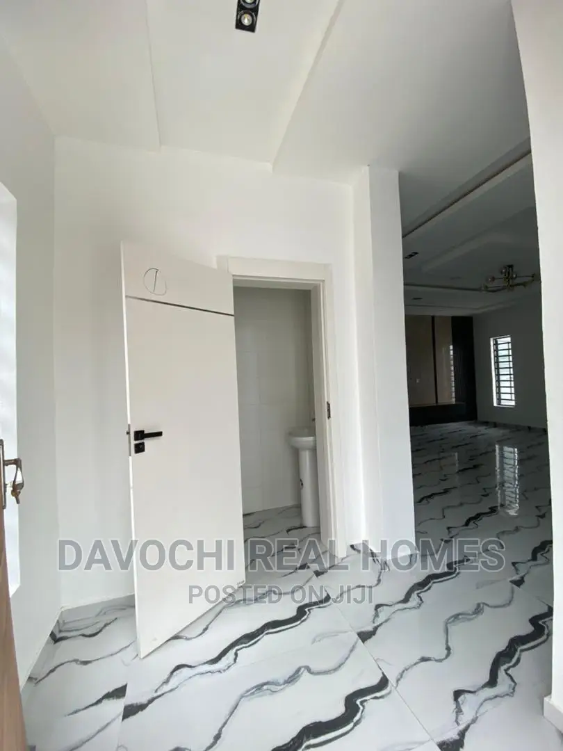 4bdrm Apartment in Chevron Second Toll, Lekki for sale in Lekki