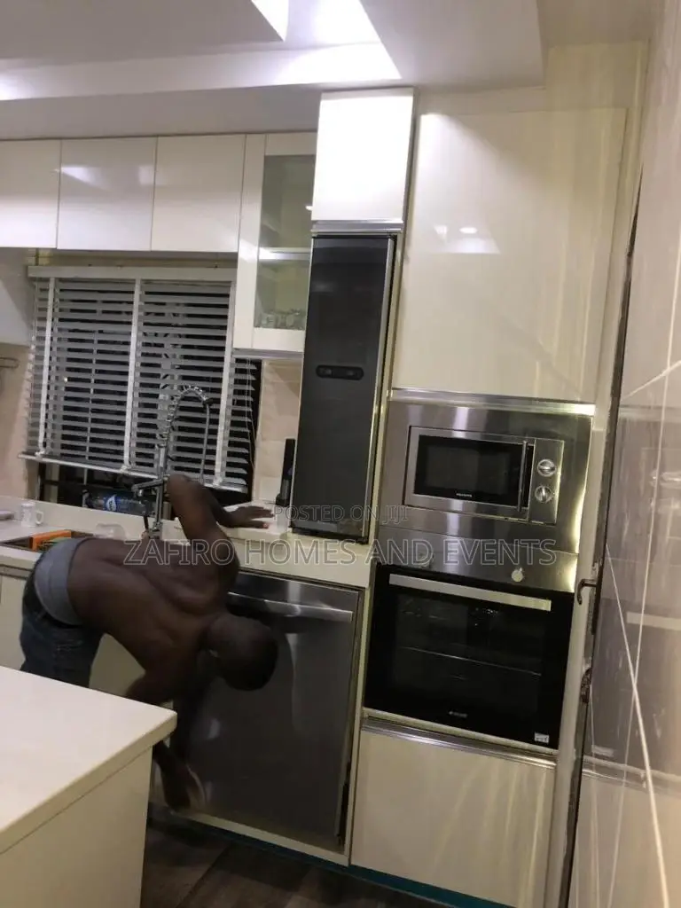 8bdrm House in Diamond Estate, Ologuneru for sale in Ologuneru