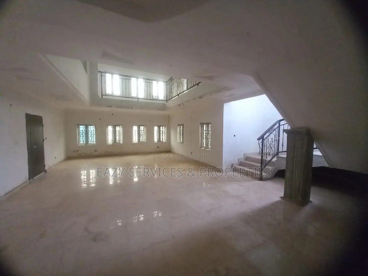 8bdrm House in Awoyaya for sale in Awoyaya