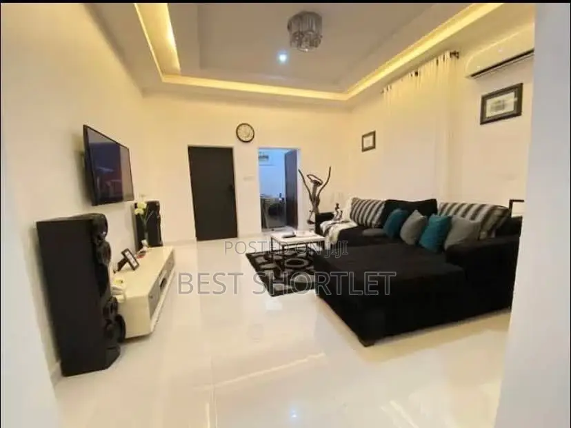 Luxury 1 Bedroom Lekki Phase 1 in Lekki Phase 1