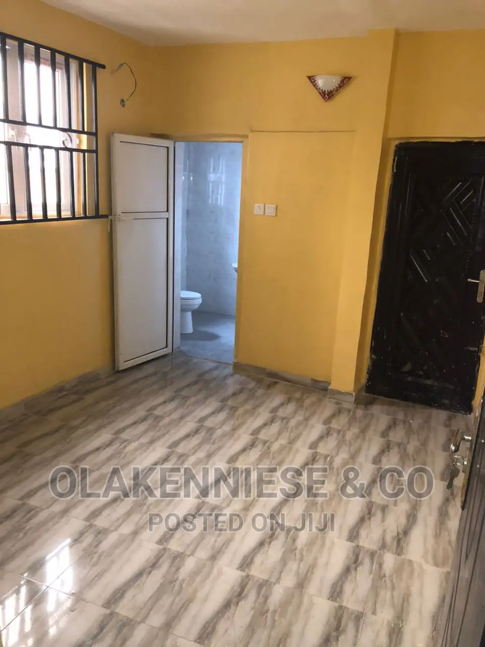 2bdrm Block of Flats in Mabo, Western Avenue for rent in Western Avenue