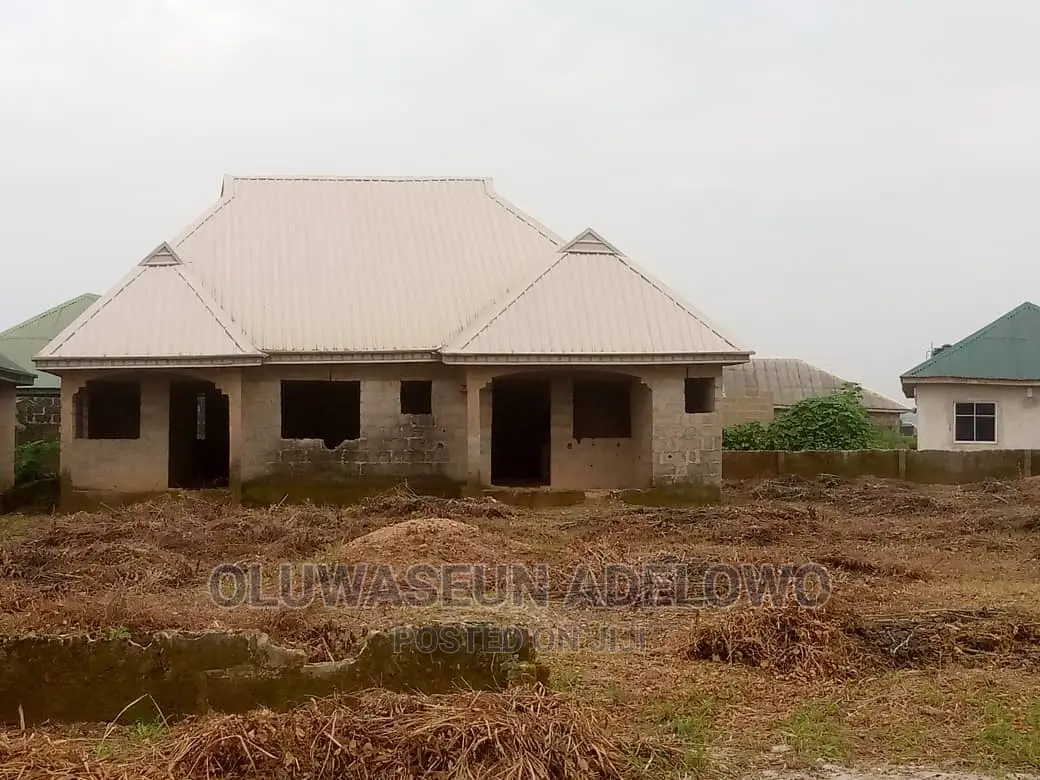 3-Bedroom/Mini Flat Bungalow in Ifo