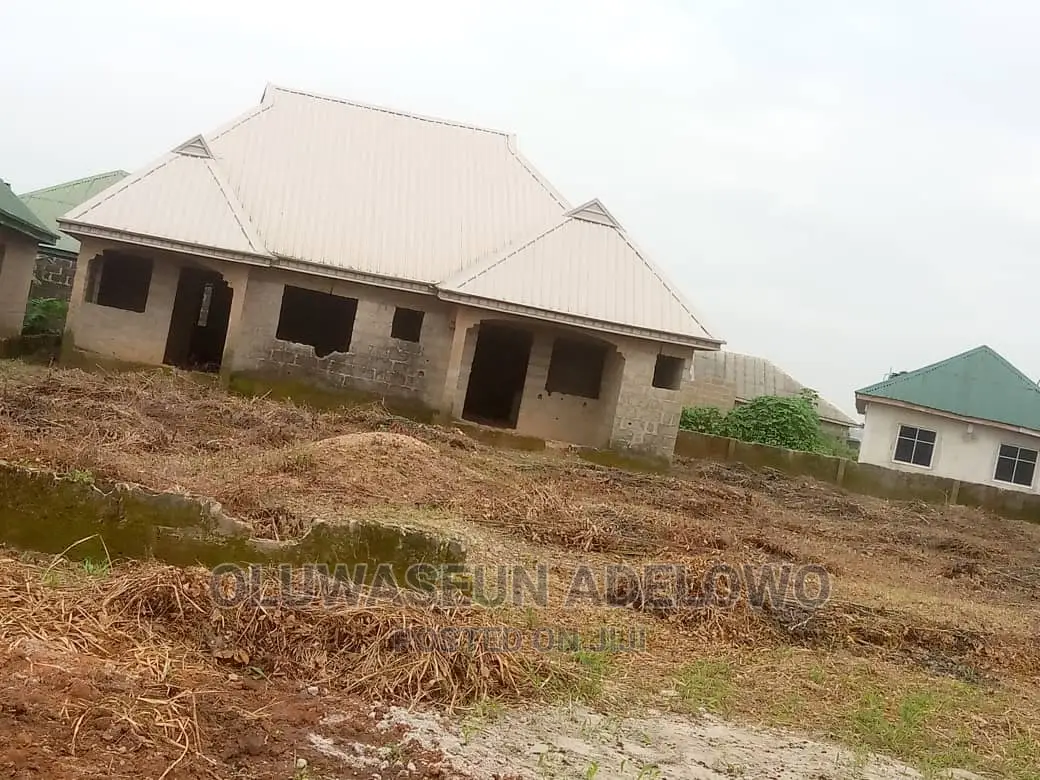 3-Bedroom/Mini Flat Bungalow in Ifo