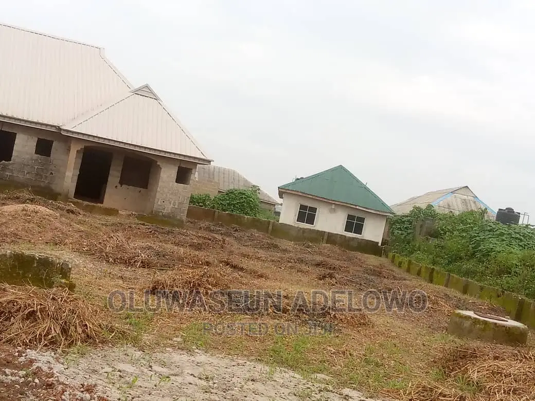 3-Bedroom/Mini Flat Bungalow in Ifo